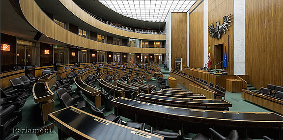 4-Parlament_Wien.jpg  